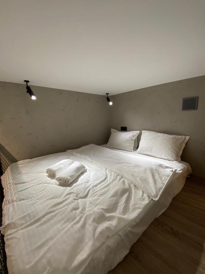 Leogrand Apartments On Filatova 12 Lviv Ngoại thất bức ảnh